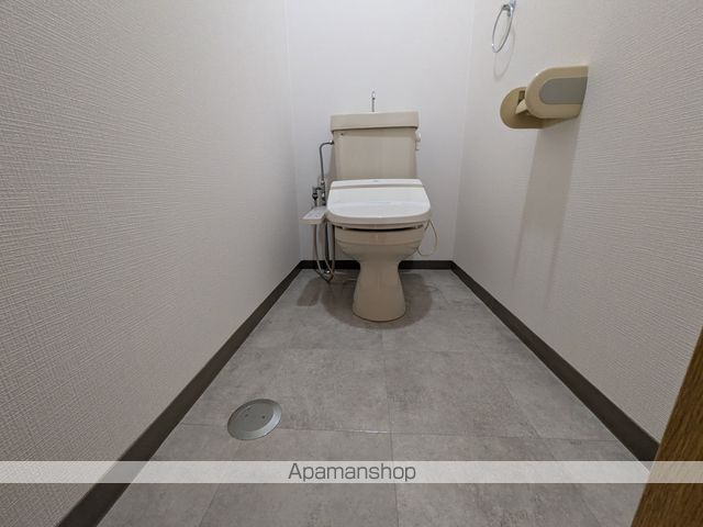 ＪＲ芸備線 矢賀駅 徒歩38分 3階建 築33年のトイレ写真