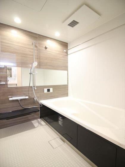 バス・シャワールーム　新築時のモデルルームの写真です