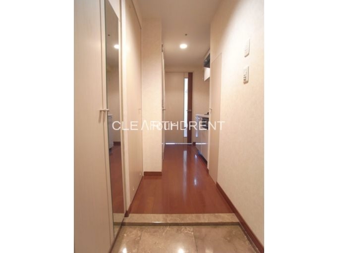 玄関　《見学予約受付中》設備充実分譲賃貸マンション！