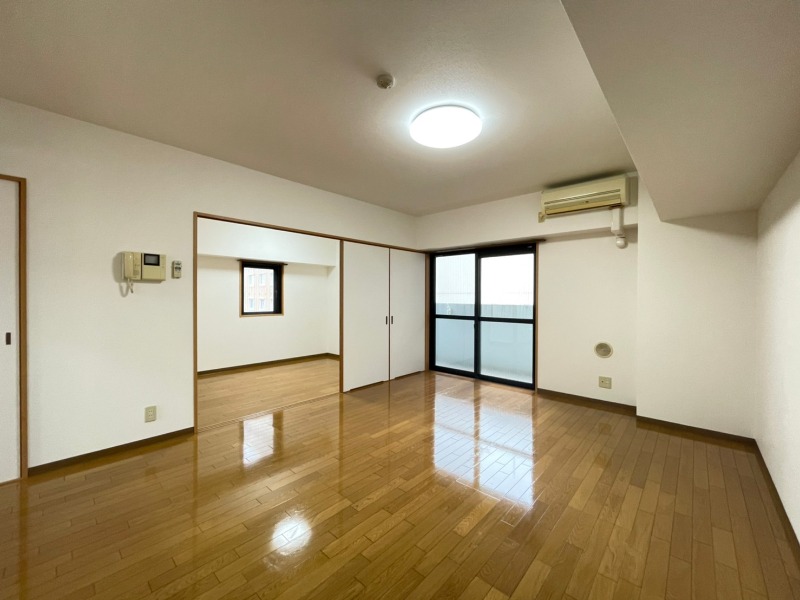 居室・リビング　※別部屋参考写真