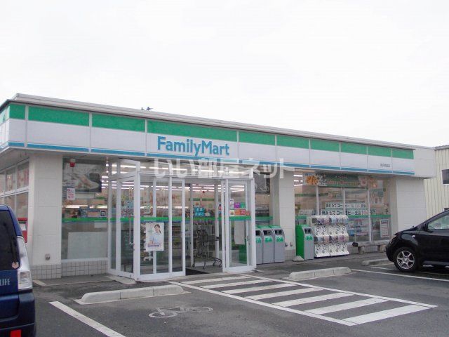 コンビニ　ファミリーマート　前沢店（コンビニ）まで736m