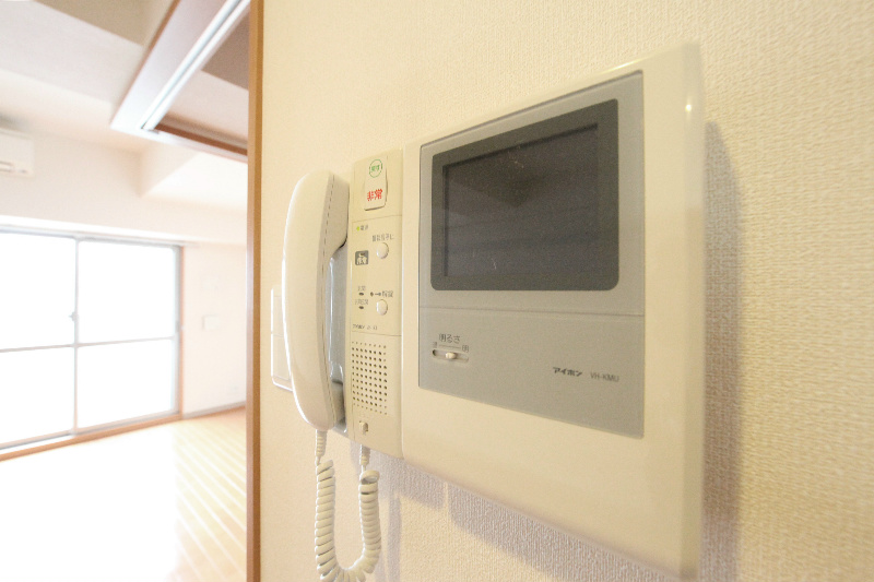 セキュリティ　モニター付きインターホン