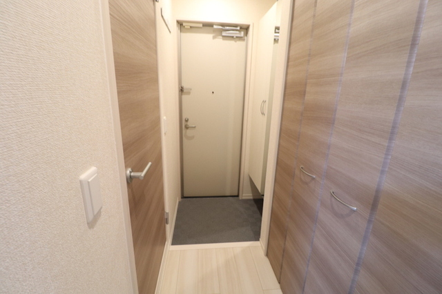 玄関　３０３　玄関