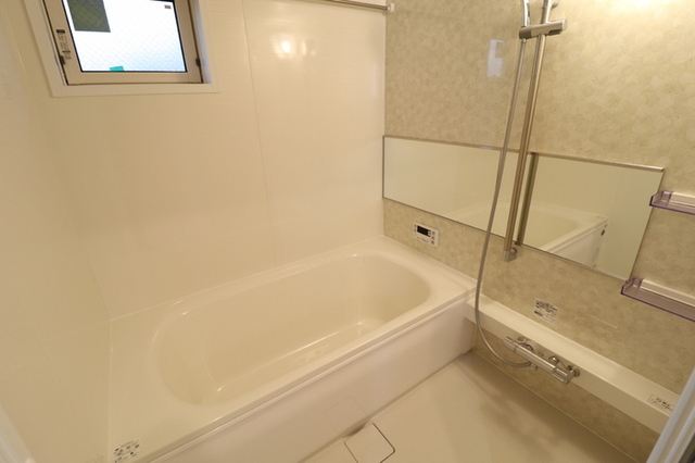 バス・シャワールーム　３０３　一坪風呂