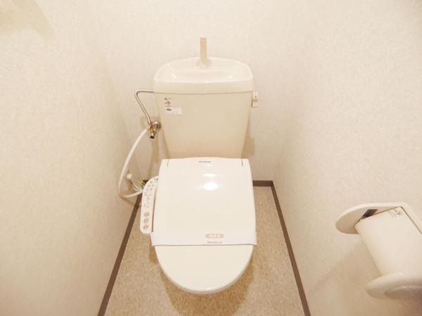 トイレ　ウォシュレット付きです！