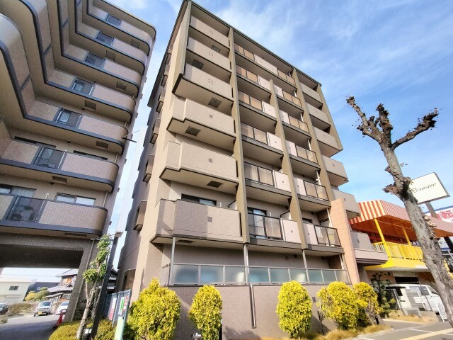 建物外観　鉄筋コンクリートマンション！