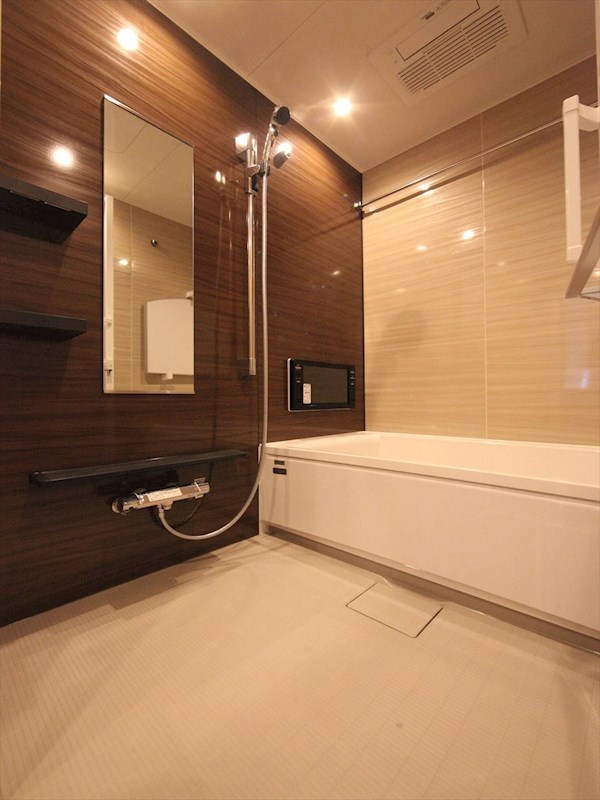 バス・シャワールーム　浴室暖房乾燥機能　追い炊き付バス