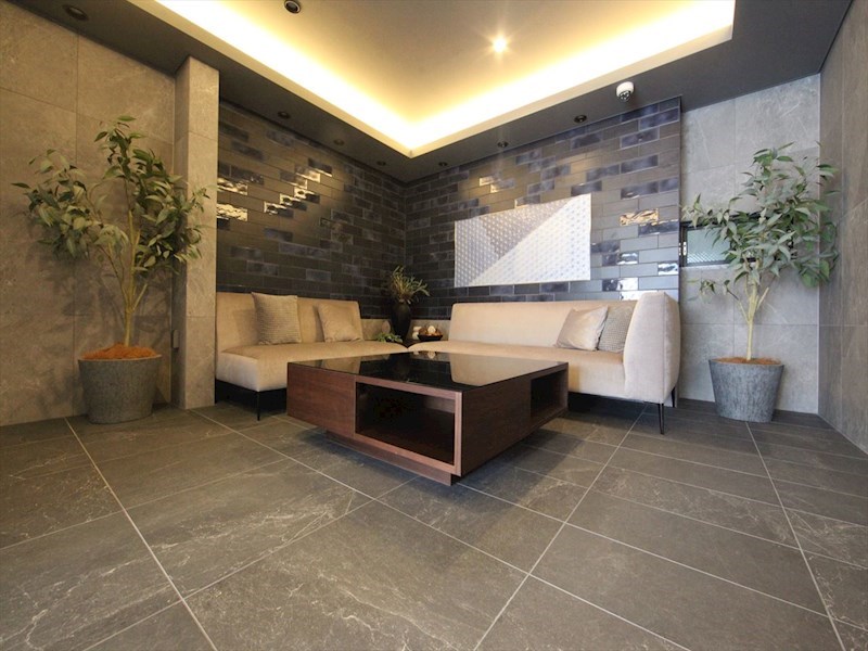 エントランス　オートロック防犯カメラTVモニターホン宅配BOX完備