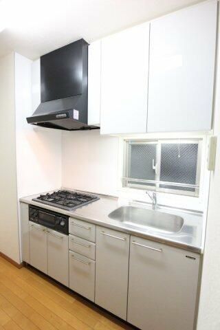 キッチン　写真は同タイプ住居です。