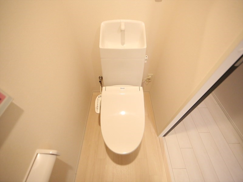 トイレ　温水洗浄暖房便座付トイレ