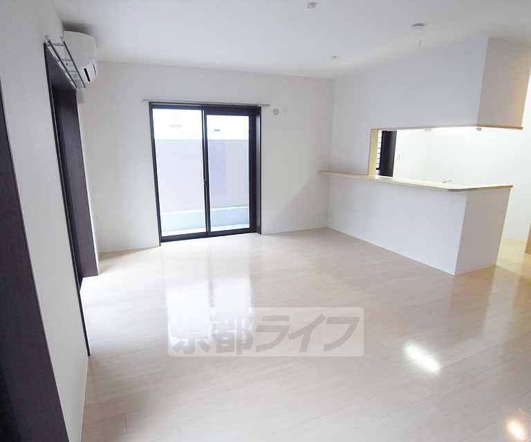 居室・リビング　広々としたリビングです。