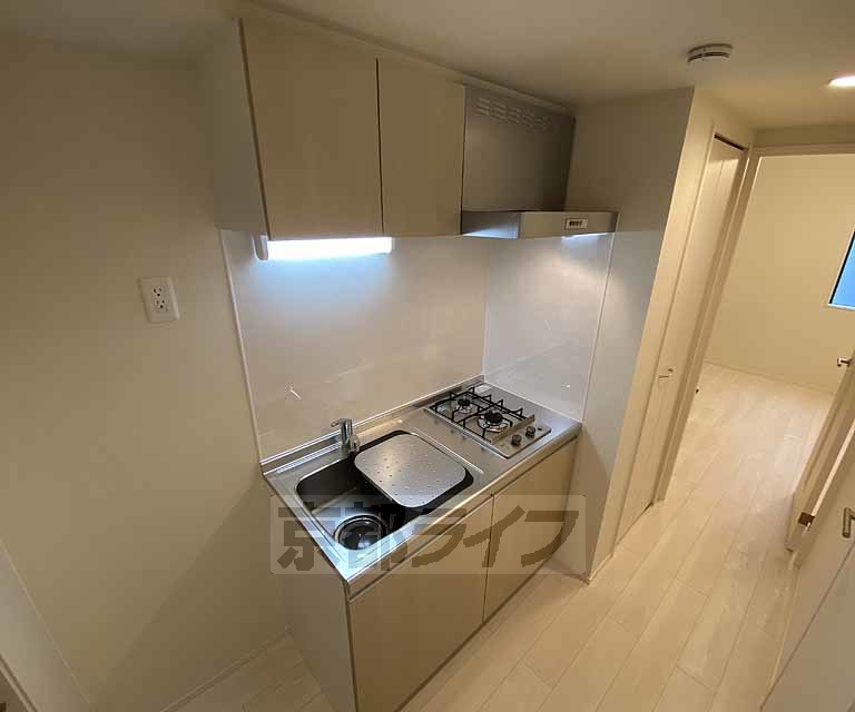 キッチン　二口コンロ付きのキッチンです。