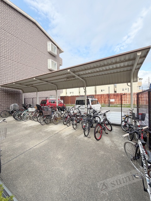 その他共有部分　屋根付き駐輪場が嬉しいです♪♪