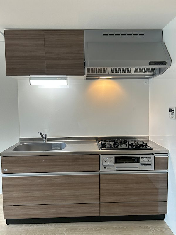 キッチン　ガス3口システムキッチンです