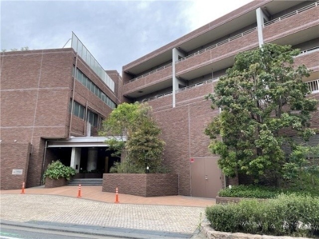 建物外観　オートロック完備