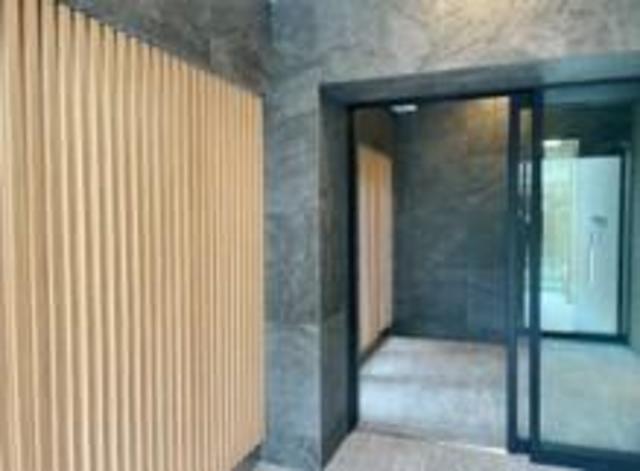 エントランス　落ち着いたエントランスです