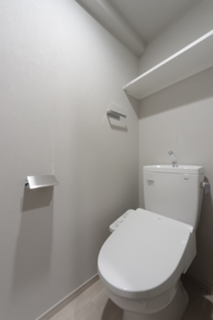 トイレ　※写真は同タイプ住戸です。