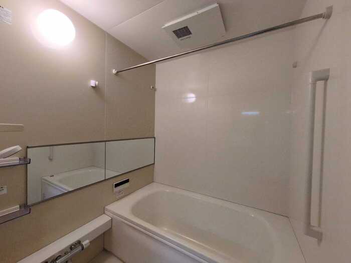 バス・シャワールーム　※他部屋写真です