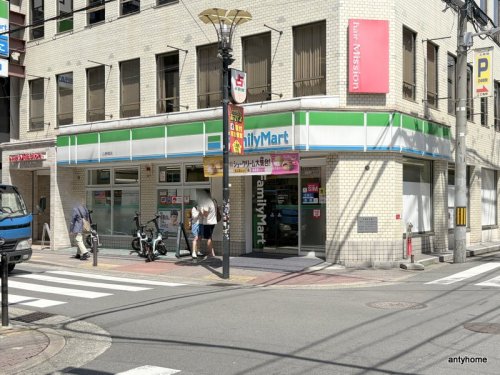 コンビニ　ファミリーマート 心斎橋店（コンビニ）まで183m