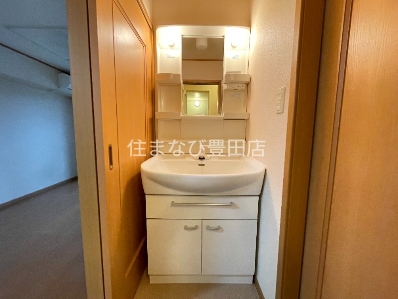 洗面設備　同型別部屋写真