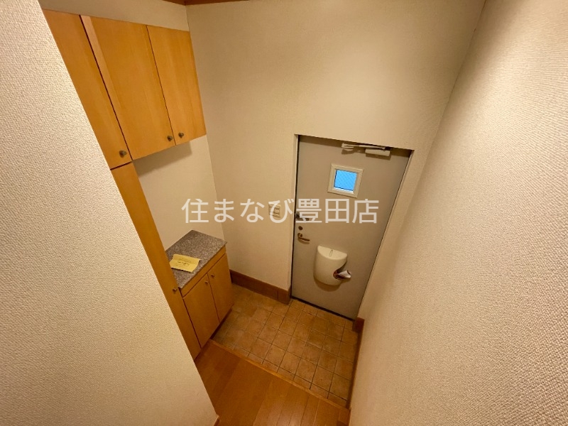 玄関　同型別部屋写真