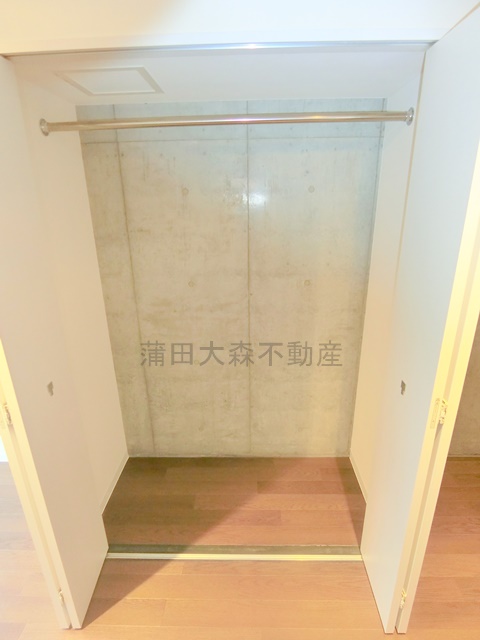 収納　洋室6.8帖　収納　クローゼット