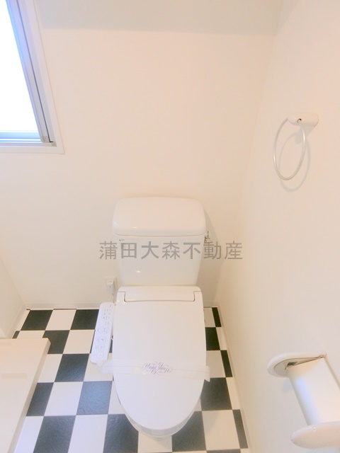 トイレ　温水洗浄便座付きのトイレ