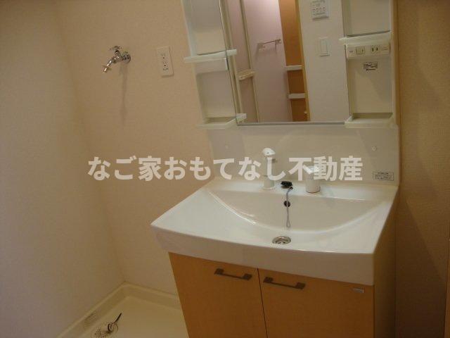 洗面設備　イリヤ　お問合せはなご家おもてなし不動産へ。