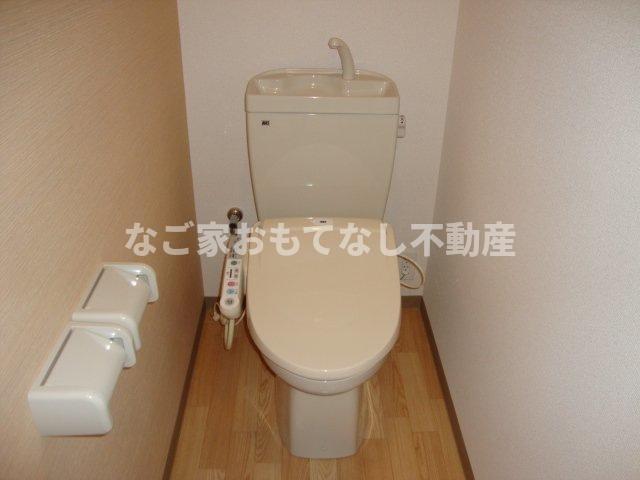 トイレ　イリヤ　お問合せはなご家おもてなし不動産へ。