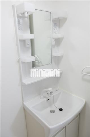 洗面設備　朝にうれしいシャンプードレッサーですよ。