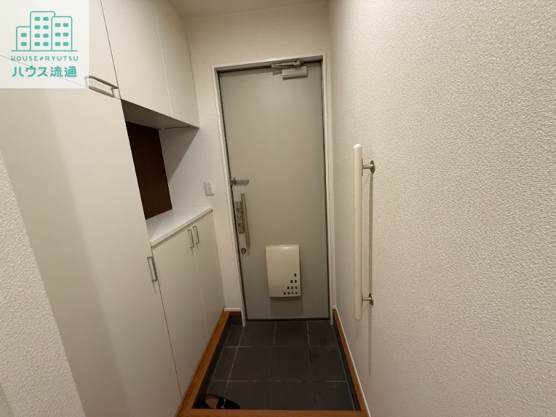 玄関　※別号室の写真になります。
