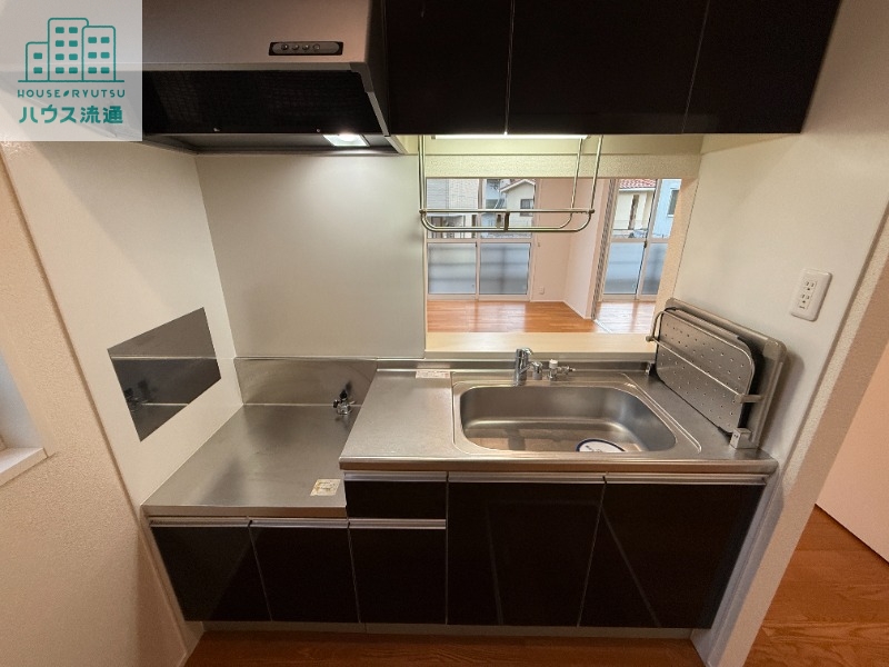 キッチン　※別号室の写真になります。