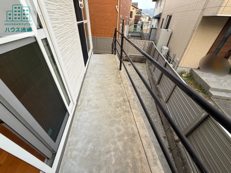 バルコニー　※別号室の写真になります。
