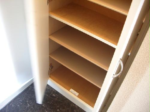 玄関　実際のお部屋と異なる場合がございます。