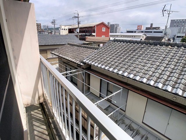 バルコニー　2026年6月撮影※現況が相違する場合は現況を優先致します。