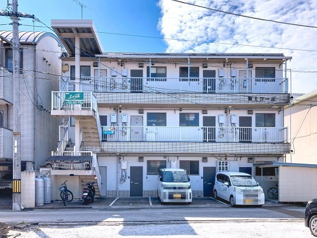 建物外観　現況が相違する場合は現況を優先致します。