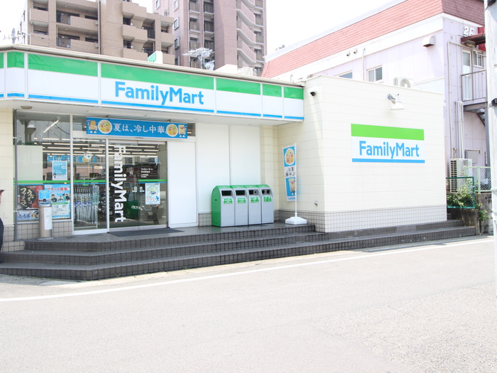 コンビニ　ファミリーマート赤池駅前店（コンビニ）まで410m