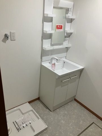 洗面設備　現状優先とし写真は参照とする。