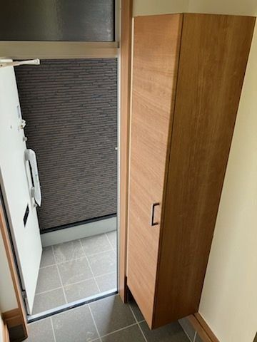 玄関　現状優先とし写真は参照とする。