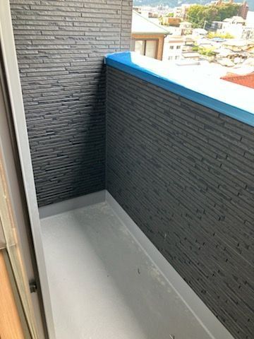 バルコニー　現状優先とし写真は参照とする。