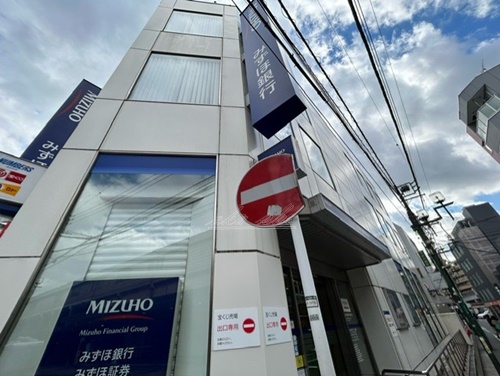 銀行　みずほ銀行綱島支店（銀行）まで1349m