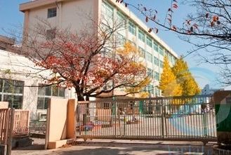 中学校　江戸川区立東葛西中学校（中学校）まで540m