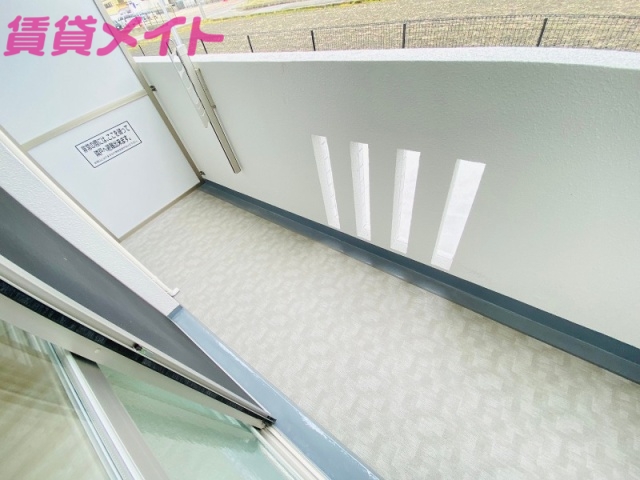 バルコニー　同物件別部屋写真