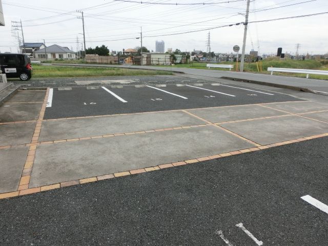駐車場　敷地内駐車場
