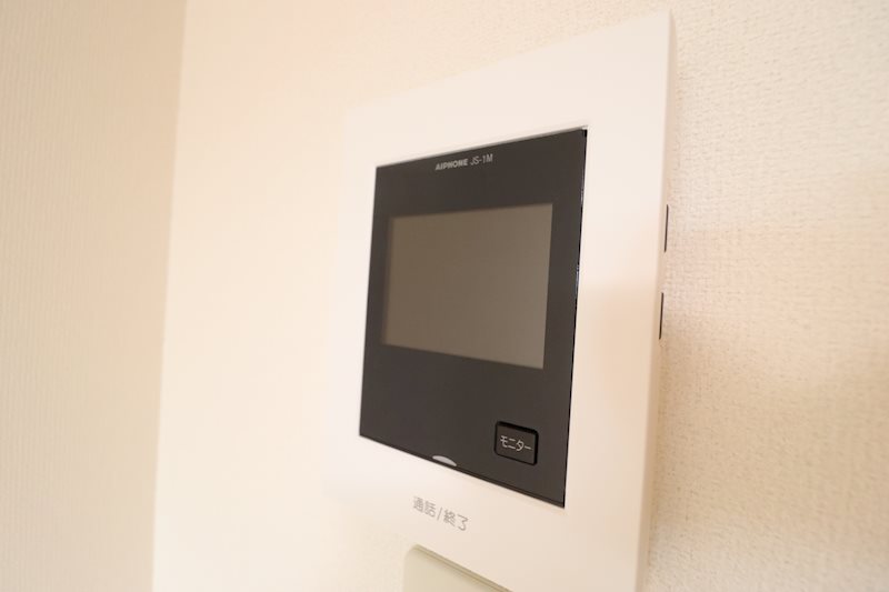 セキュリティ　モニター付きインターフォンを採用し、防犯も安心です。