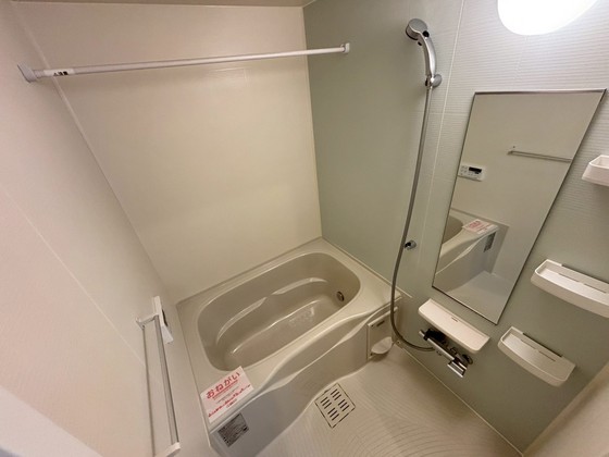 バス・シャワールーム　※別部屋の写真です