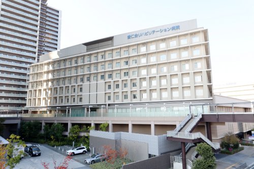 病院　愛仁会リハビリテーション病院（病院）まで59m