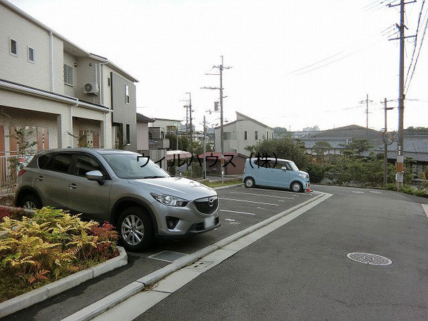 駐車場　敷地内駐車場！