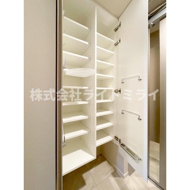 収納　シューズボックス?
