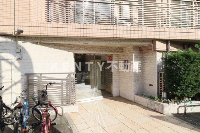 エントランス　建物の内部です